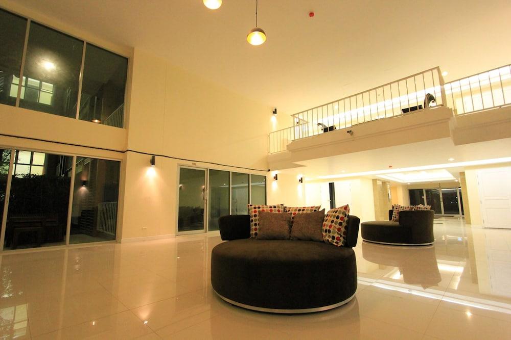 Grow Residences Bangkok Esterno foto
