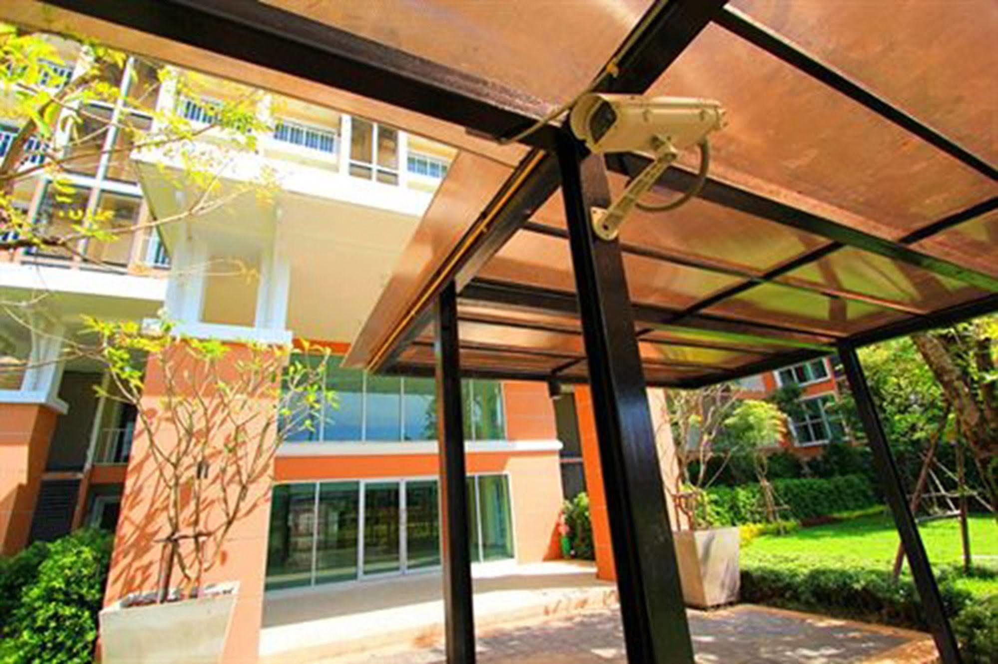 Grow Residences Bangkok Esterno foto