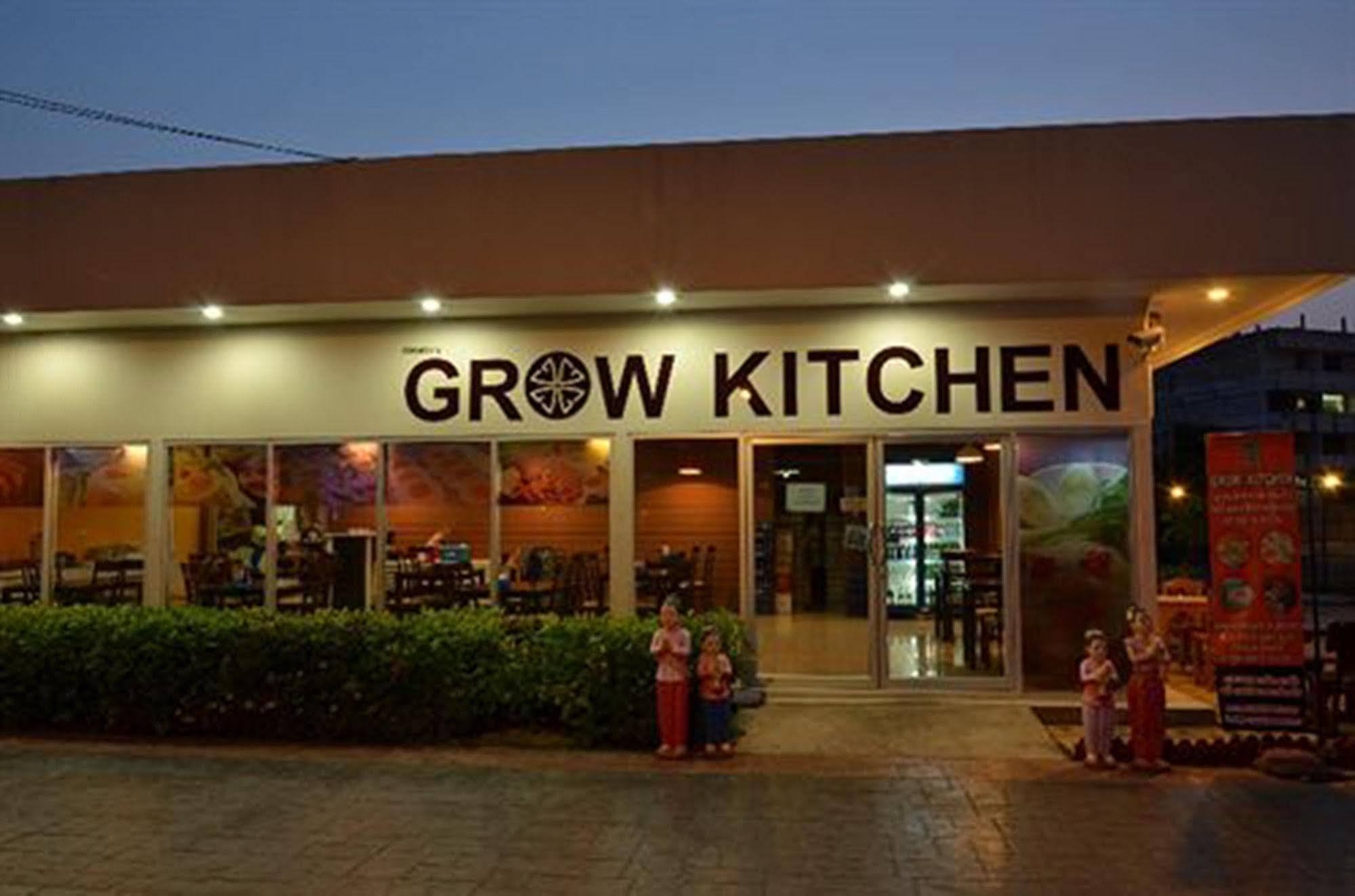 Grow Residences Bangkok Esterno foto