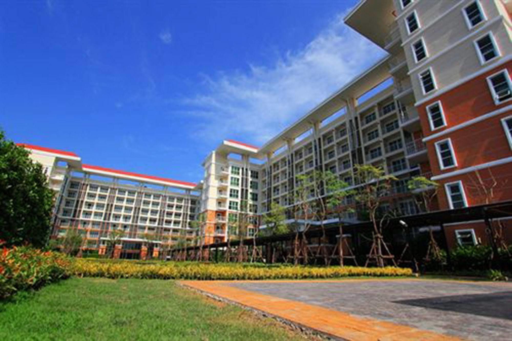 Grow Residences Bangkok Esterno foto