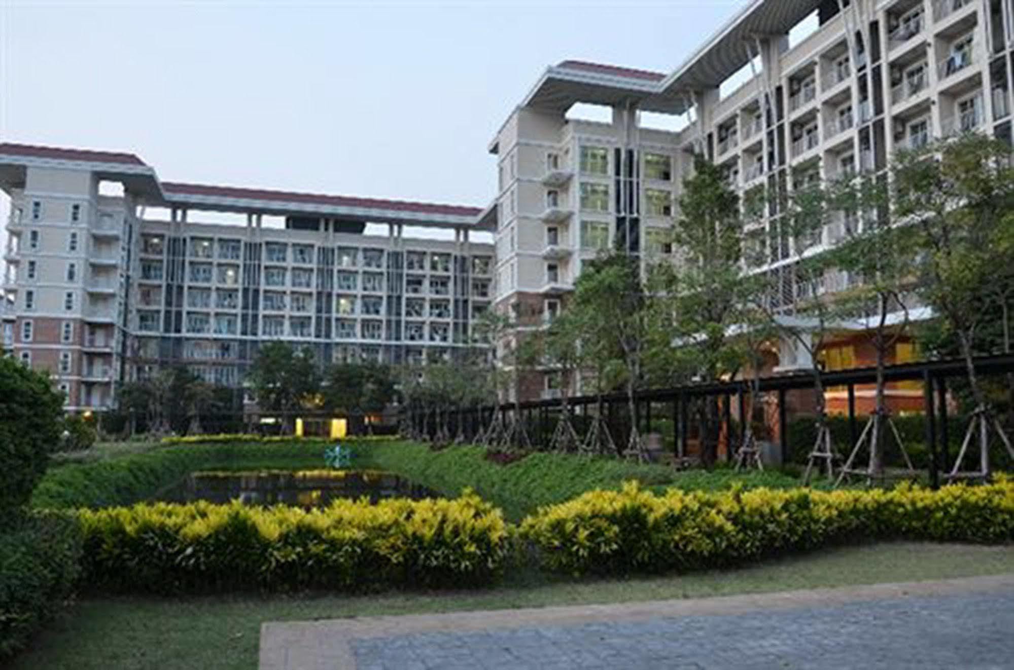 Grow Residences Bangkok Esterno foto