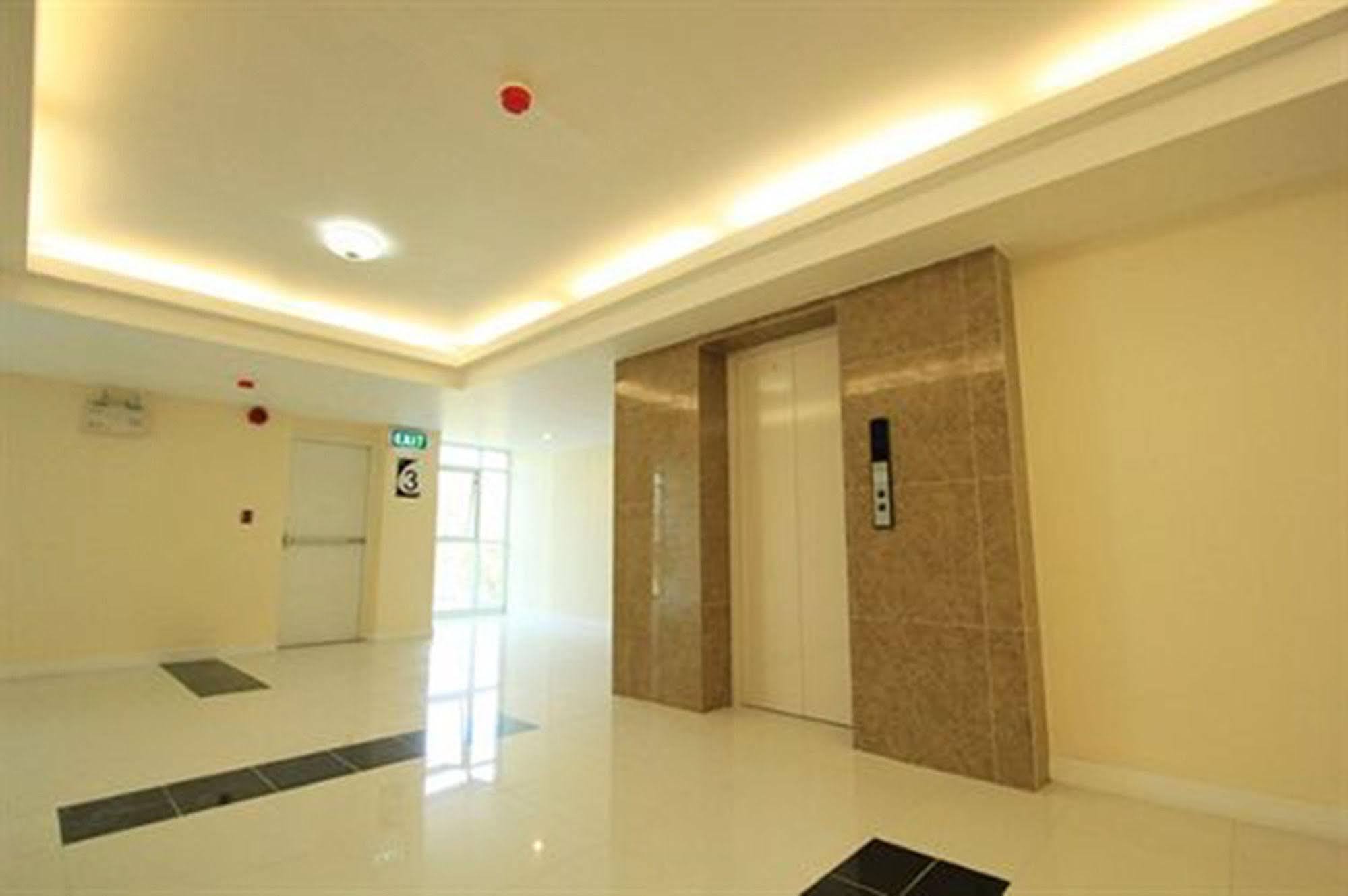 Grow Residences Bangkok Esterno foto